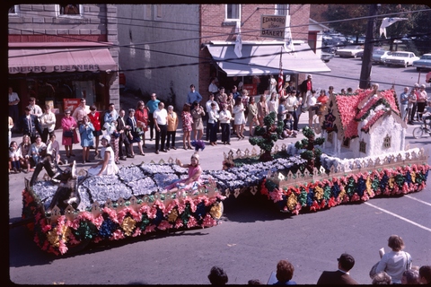 Unidentified Country Float