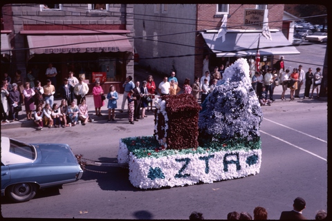 Unidentified Country Float - Zeta Tau Alpha