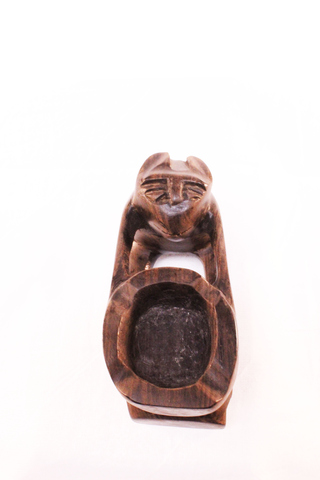 Wooden figural ashtray - view 2