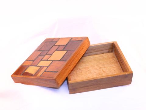 Wooden box with lid - view 2