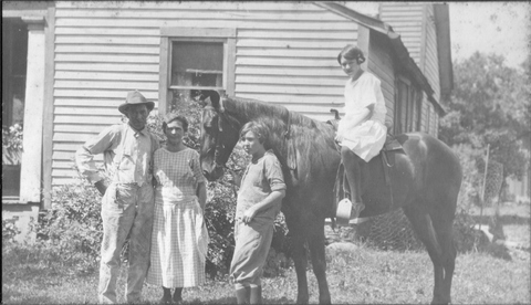 Goodell family with horse, 1924