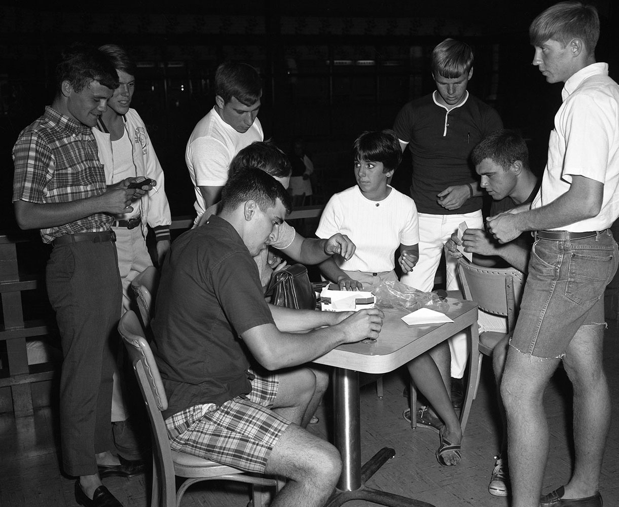 1966-09-08 850 BSC Freshmen are Here for Orientation (3)
