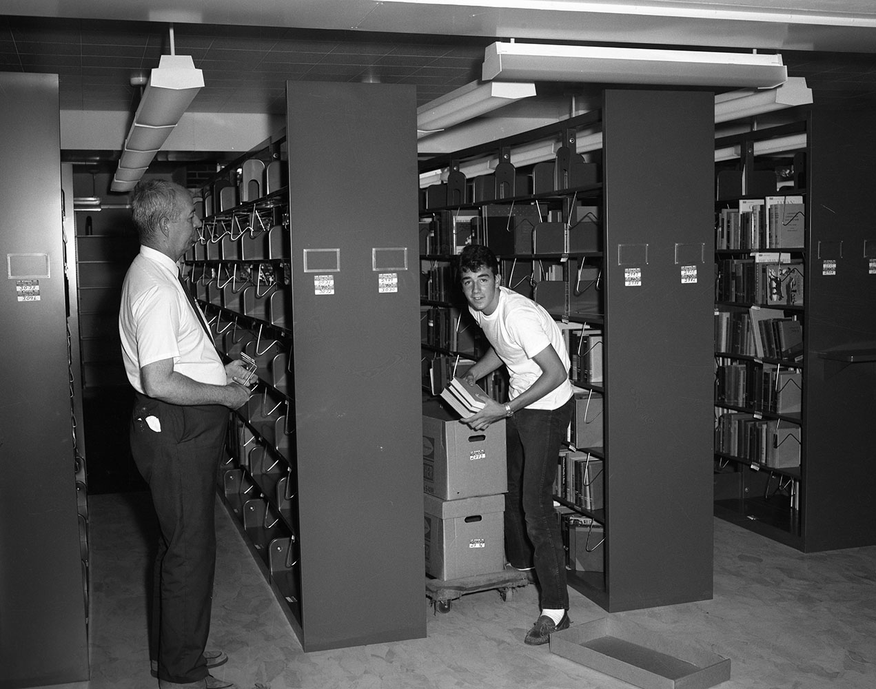 1966-09-01 BSC Has Huge Task of Transporting Books to New On-Campus Library (2)