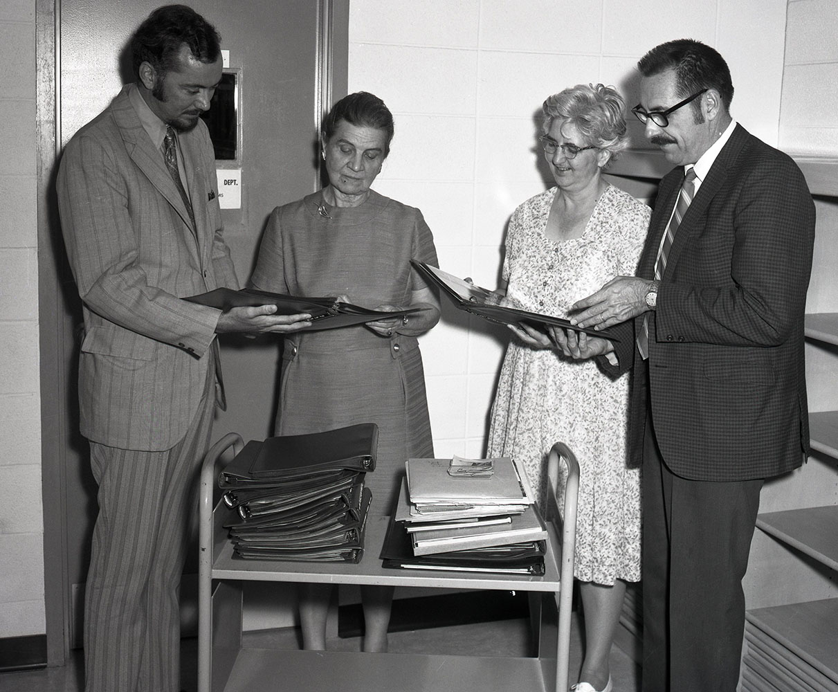 1971-08-19 Book Donation for Library