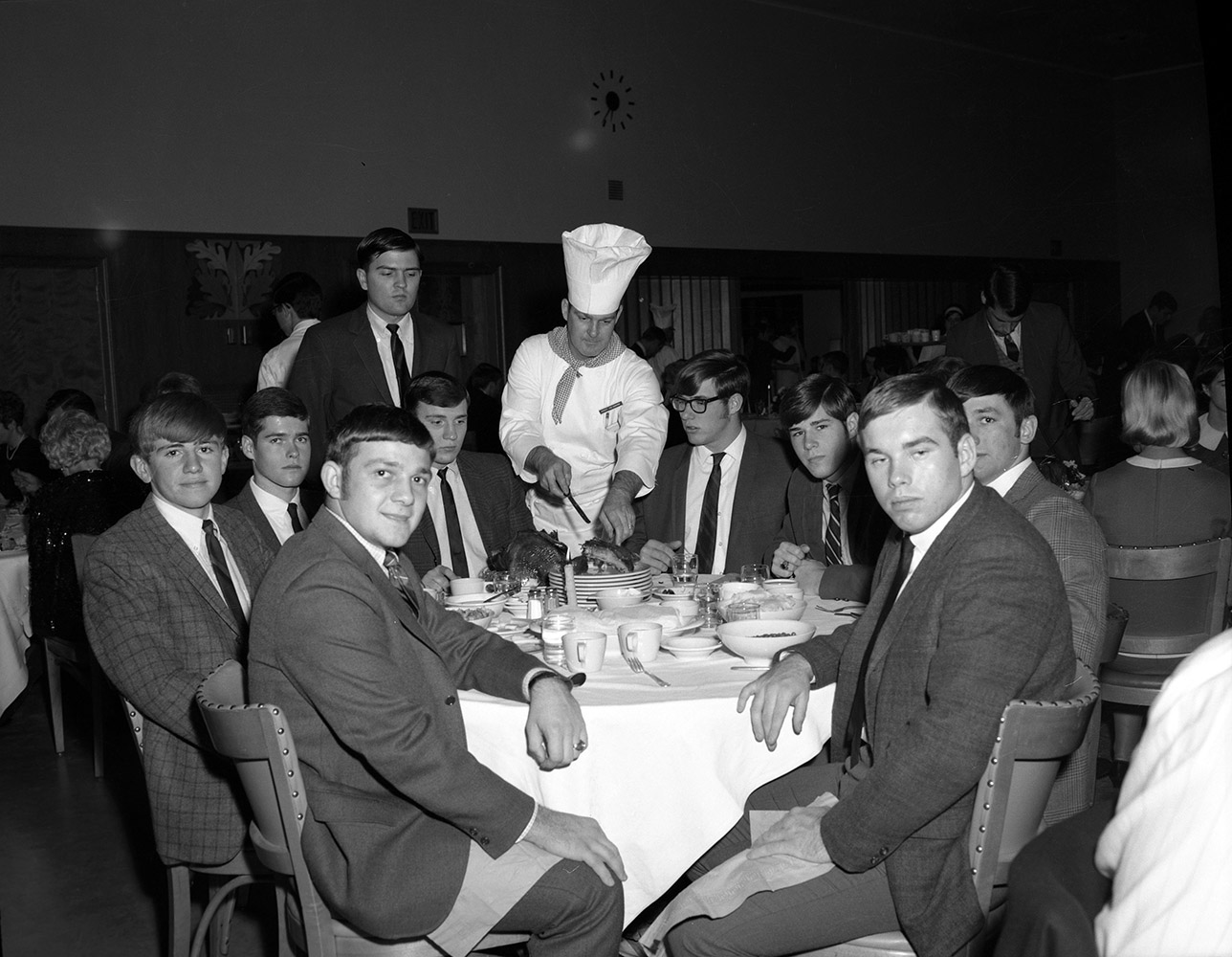 1968-11-21 Early Thanksgiving Dinner at BSC given by ARA Slater