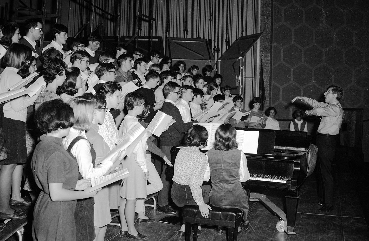 1968-11-27 Five BSC Musical Organizations to Present Annual Christmas Concert Tuesday, Dec. 3rd (4)