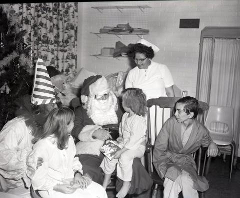 1971-12-15 Early Visitor goes to Bloomsburg Hospital